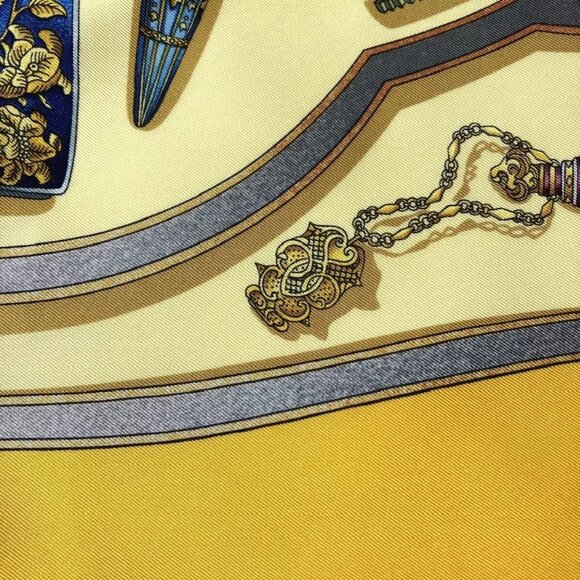 Auth HERMES Carre 90 - Light Yellow Dark yellow Multi Scarf - Picture 6 of 7